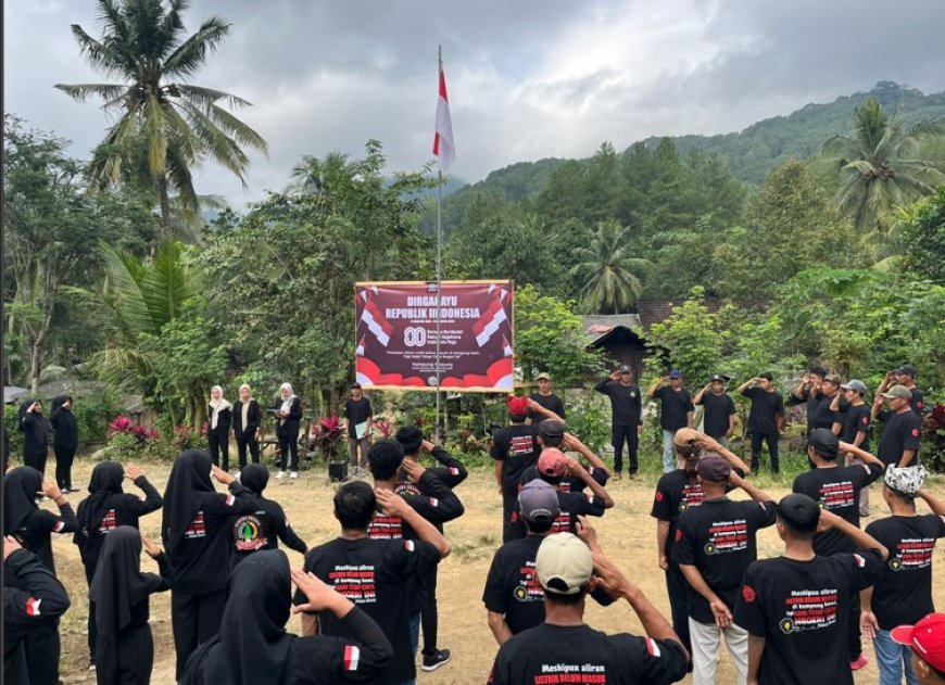 Dorongan Semangat Soni T Danaparamitha, Di Tengah Keterbatasan Warga Dusun Mbaung Desa Barurejo Banyuwangi Tetap Gelar Upacara HUT Kemerdekaan RI