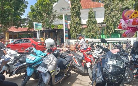 Miris, Puskesmas Tamalatea di Jeneponto Kekurangan Fasilitas, Lahan Parkir Disulap Jadi Ruang Tunggu Pasien