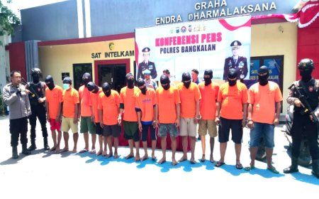 Operasi Tumpas Narkoba di Bangkalan: 18 Tersangka, 100 Gram Sabu, hingga Senjata Api Ilegal