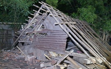 Rumah Warga Ambruk Akibat Guncangan Gempa di Klabang, Tiga Orang Diungsikan
