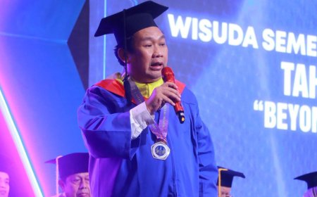 Dari Kamal ke Senayan: Eric Hermawan, Raih Gelar Sarjana Hukum Unitomo