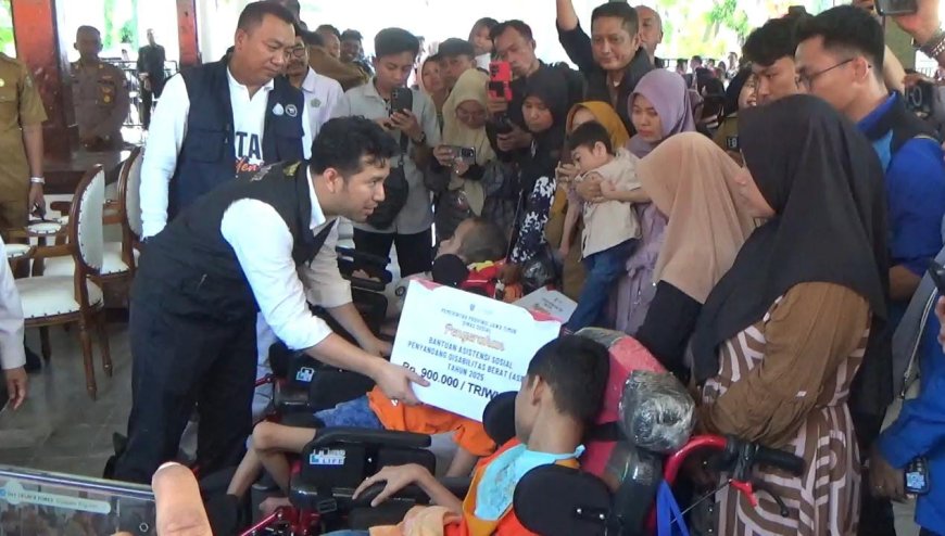Pemprov Jatim Gelontorkan Bansos Rp7,3 Miliar ke Situbondo, Bupati Mas Rio Siapkan Strategi Hapus Kemiskinan
