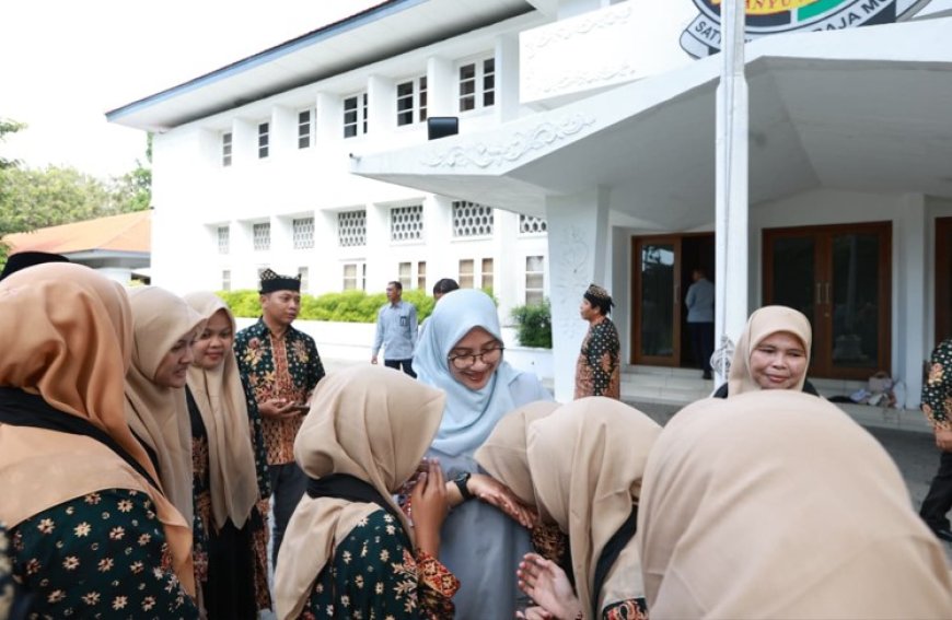 Bupati Ipuk Fiestiandani Lepas 34 Kafilah Banyuwangi ke MTQ Jatim