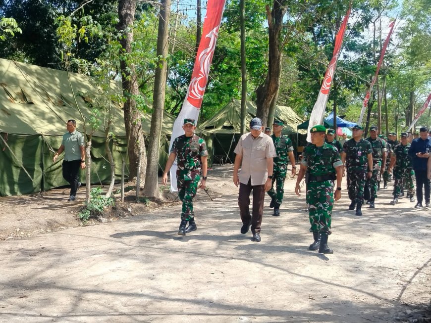 Menhan Sjafrie Tinjau Yonif Trunojoyo Bangkalan, Tekankan Peran TNI Percepat Swasembada Pangan