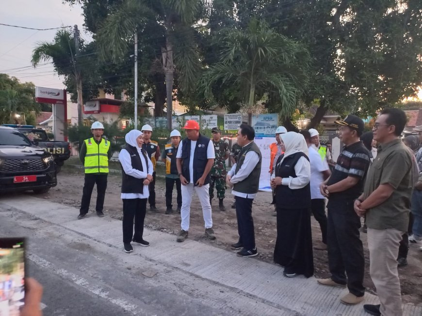 Gubernur Khofifah Kunjungi Korban Gempa Situbondo, Bupati Mas Rio Ucapkan Terima Kasih