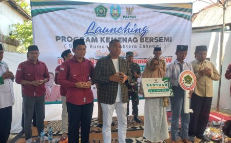 Dari ASN untuk Rakyat: Kemenag Situbondo Bedah Rumah dan Beri Modal Usaha Masyarakat Tak Mampu