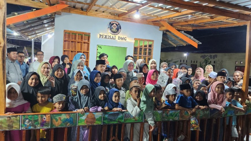 Unik, Warga Situbondo Bangun Perpustakaan di Atas Sungai untuk Anak-anak