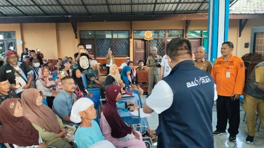 Bupati Situbondo Salurkan Bantuan Rp372 Juta untuk Korban Gempa Banyuputih