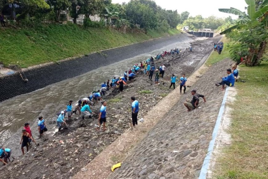 Jaga Keandalan Irigasi Jelang Musim Tanam, Dinas Pengairan Banyuwangi Gelontor Sedimentasi DAM Karangdoro