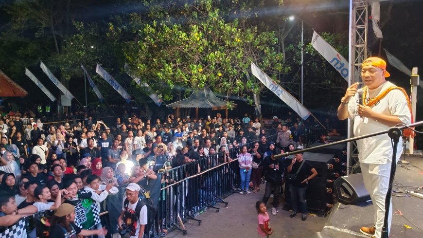 Bupati Rio Turun ke Panggung, Situbondo Bergemuruh Bersama Tipe-X!