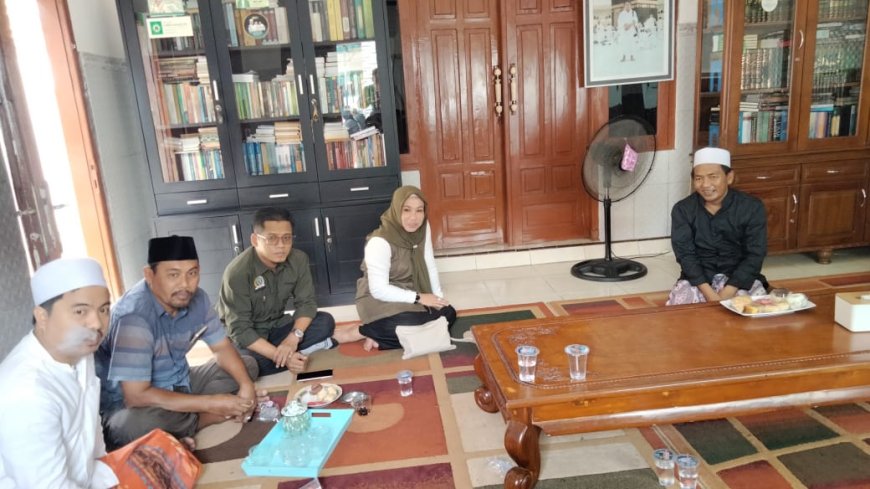 Atap Asrama Putri Ambruk, Anggota DPRD Jatim Zeiniye Turun Tangan Dorong Rehabilitasi Pesantren di Situbondo