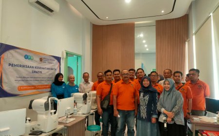 PWI Lamongan Bersama RS KMU, Skrining Mata Cegah Kebutaan