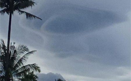 Awan Berbentuk Pusaran Menggegerkan Warga Solok, Picu Kepanikan Singkat
