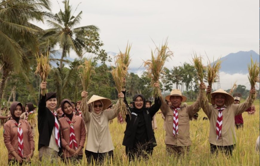 Bupati Ipuk Fiestiandani : Kalaboratif Lintas Sektor, Banyuwangi Surplus Jagung dan Padi