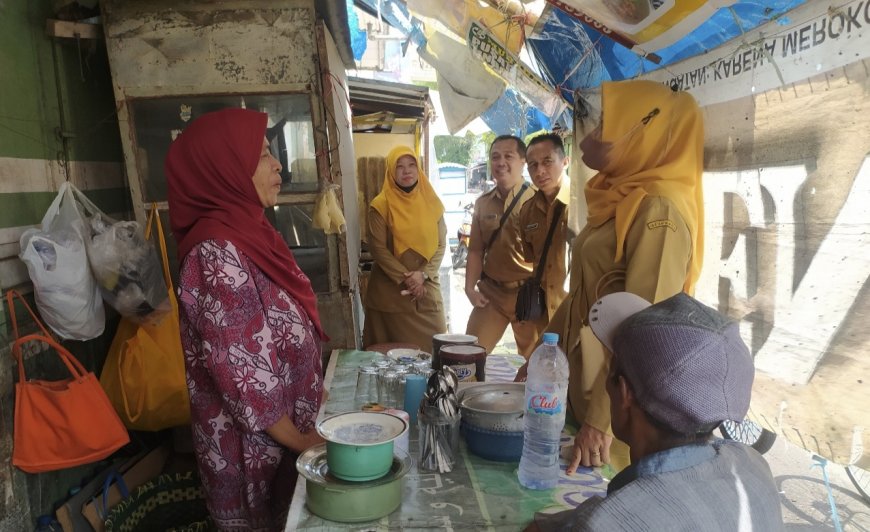 Rombong PKL di Bahu Jalan Blindungan Jadi Sorotan, Kelurahan Ambil Langkah Persuasif