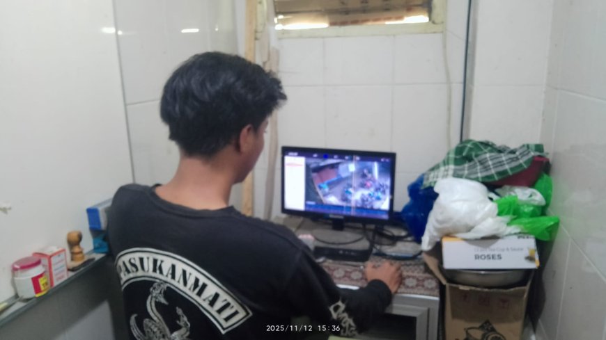 CCTV  Rekam Tiga Pelaku Gondol Dua Motor  di Salah Satu Masjid Bangkalan, Hanya 13 Detik