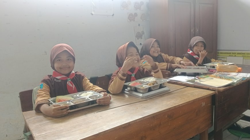 Distribusi MBG Memasuki Bulan Keempat, Menu MBG di SDN Kejayan 1 Selalu Ludes