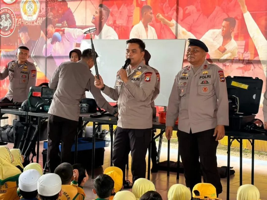 Brimob Polda Kalsel Edukasi Pelajar Banjarbaru Mengenal Tugas dan Persenjataan