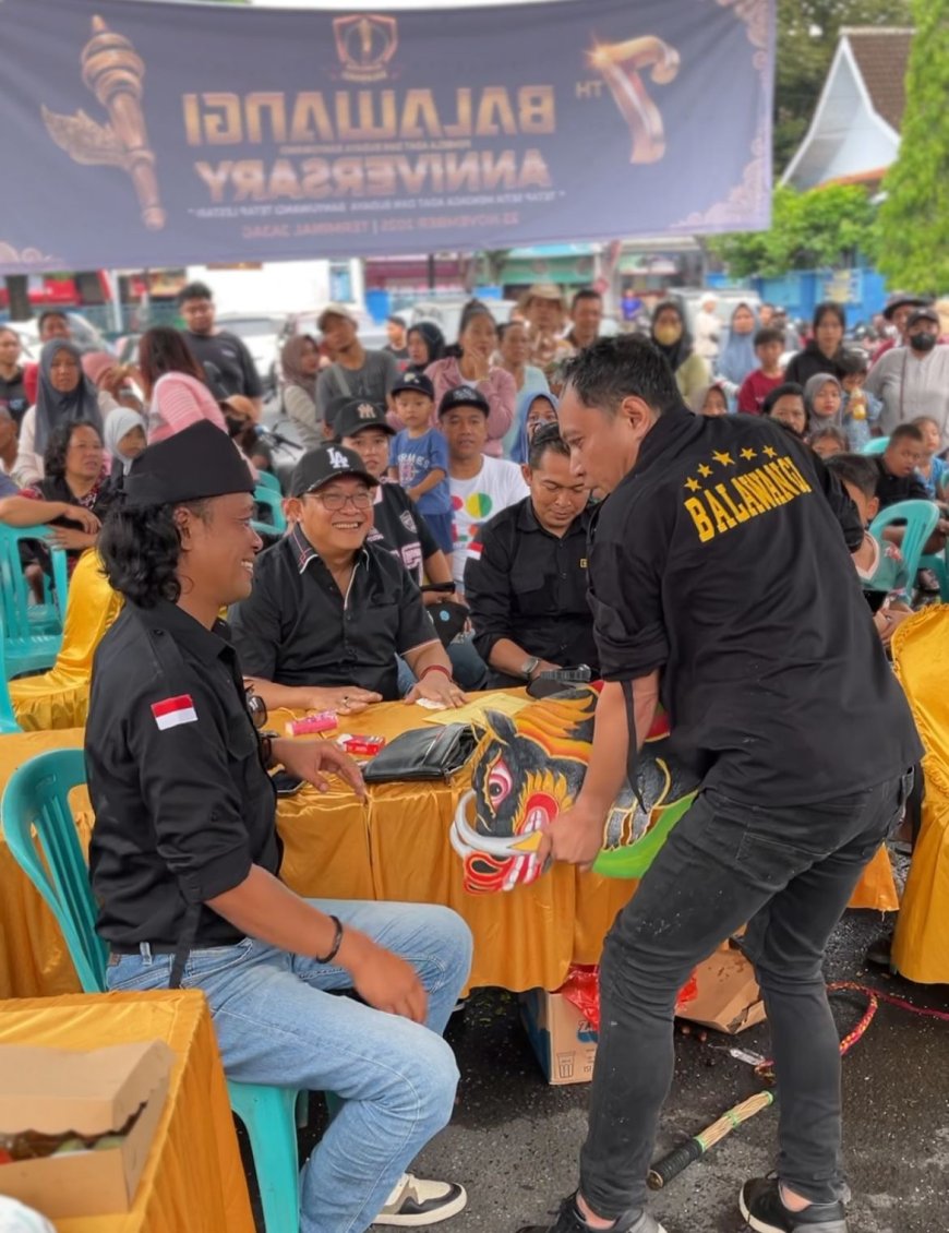 Sonny Danaparamita Tegaskan Komitmen Dukung Pelestarian Budaya Banyuwangi Melalui Balawangi