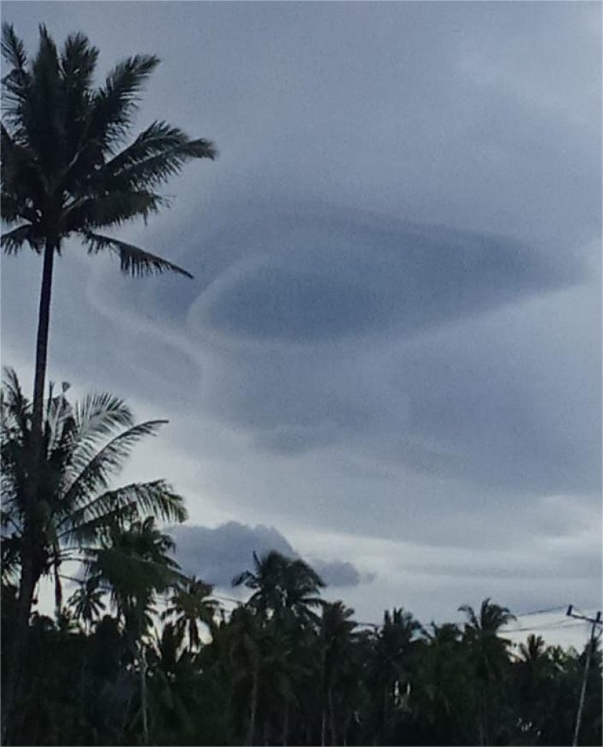 Awan Berbentuk Pusaran Menggegerkan Warga Solok, Picu Kepanikan Singkat