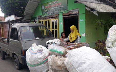 DLH Situbondo Perkuat Gerakan Warga Mengolah Sampah Lewat Bank Sampah