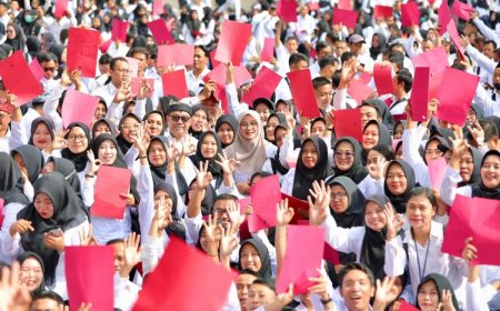 Setelah Lama Mengabdi Akhirnya Bupati Ipuk Fiestiandani Angkat 4.888 Honorer Banyuwangi Jadi PPPK Paruh Waktu