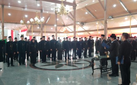 Bupati Bangkalan Lakukan Rotasi Pejabat Jelang Tutup Tahun 2025