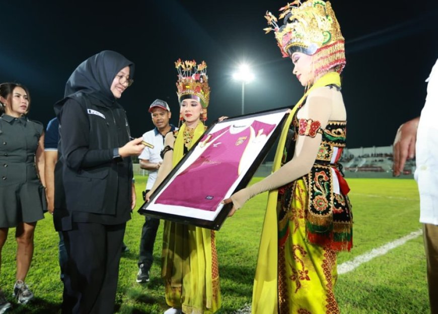 Skuad Persewangi Resmi Diperkenalkan, Bupati Ipuk: Semoga Promosi dan Juara Liga