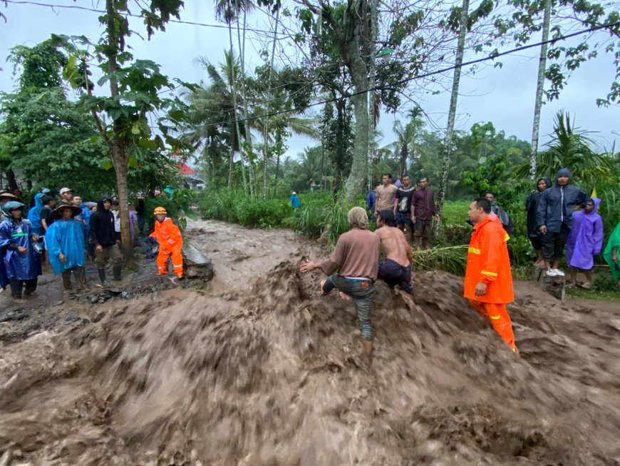 Hujan Seharian Picu Banjir di Bondowoso, Gunungsari Maesan Kembali Terendam Luapan Air