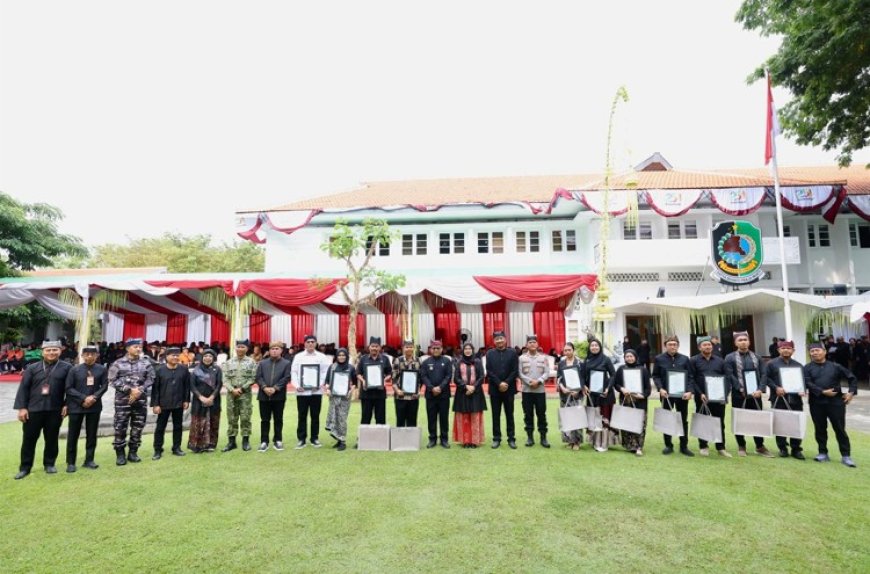 Harjaba ke-254, Pemkab Banyuwangi Beri Penghargaan Warga dan Lembaga Kontributor Pembangunan