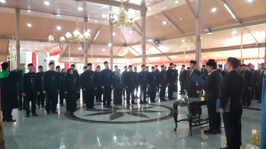 Bupati Bangkalan Lakukan Rotasi Pejabat Jelang Tutup Tahun 2025