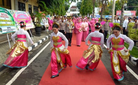 Pedang Pora Sambut Kapolres Baru Situbondo, Bayu Anuwar Gantikan Rezi