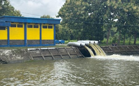 Siaga Banjir, Lamongan Maksimalkan 15 Pompa Air Tekan Genangan