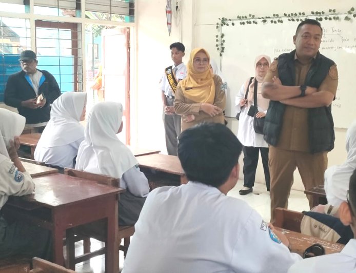 Bupati Rio Kampanyekan Kesadaran Ekologis, Siap Keliling Sekolah di Situbondo