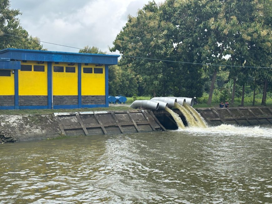 Siaga Banjir, Lamongan Maksimalkan 15 Pompa Air Tekan Genangan