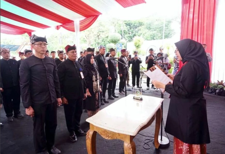 Penyegaran Birokrasi, Bupati Ipuk Fiestiandani Rotasi Pimpinan Tinggi Pratama di Lingkungan Pemkab Banyuwangi