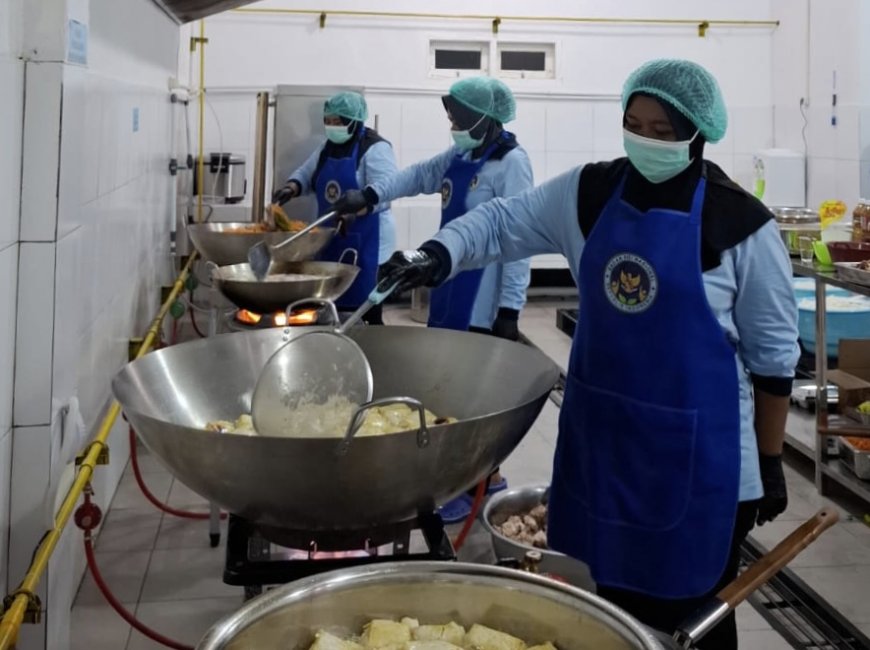 Dari Dapur hingga Distribusi, SPPG Tumpeng Jaga Ketat Keamanan Makanan