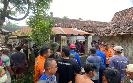 Warga Taman Krocok Jatuh ke Sumur, Damkar Bondowoso Lakukan Evakuasi Cepat, Korban Selamat