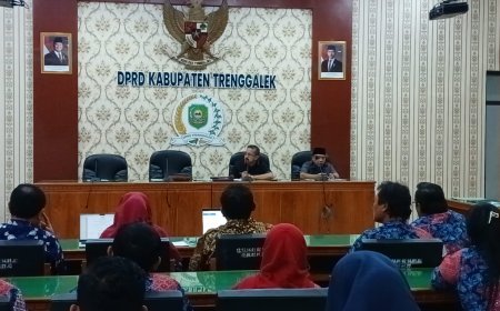 Perizinan Apotek Rumit, DPRD Trenggalek Minta SOP Dipangkas