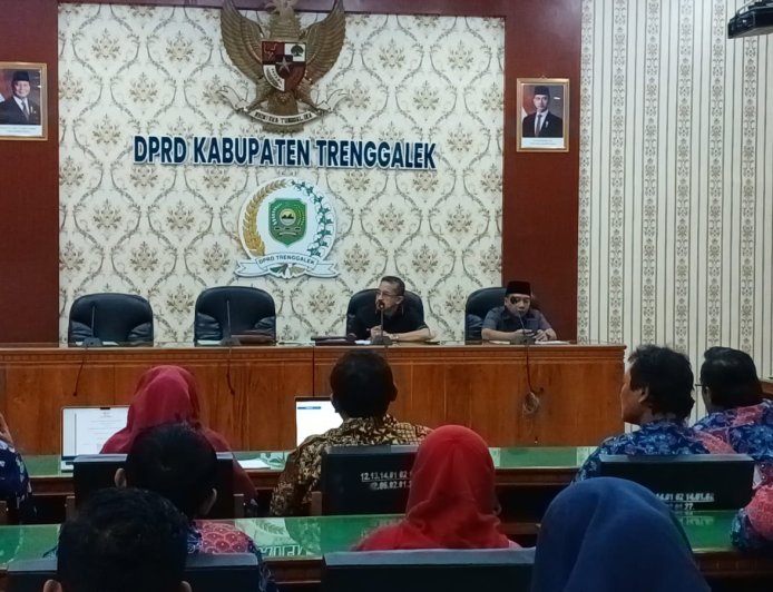 Perizinan Apotek Rumit, DPRD Trenggalek Minta SOP Dipangkas