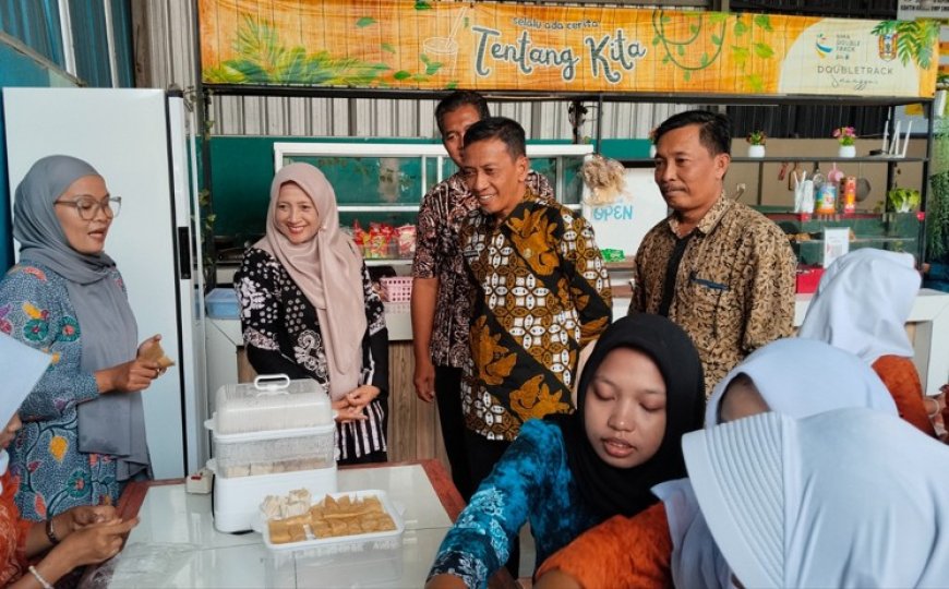 Kacabdin Pendidikan Jatim di Banyuwangi Pantau Kegiatan Belajar Mengajar dan Lingkungan di SMA Negeri Pesanggaran