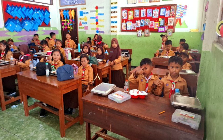 Dilema Guru, Jadi Pusat Keluhan dan Pertanyaan Masyarakat Terkait Menu MBG