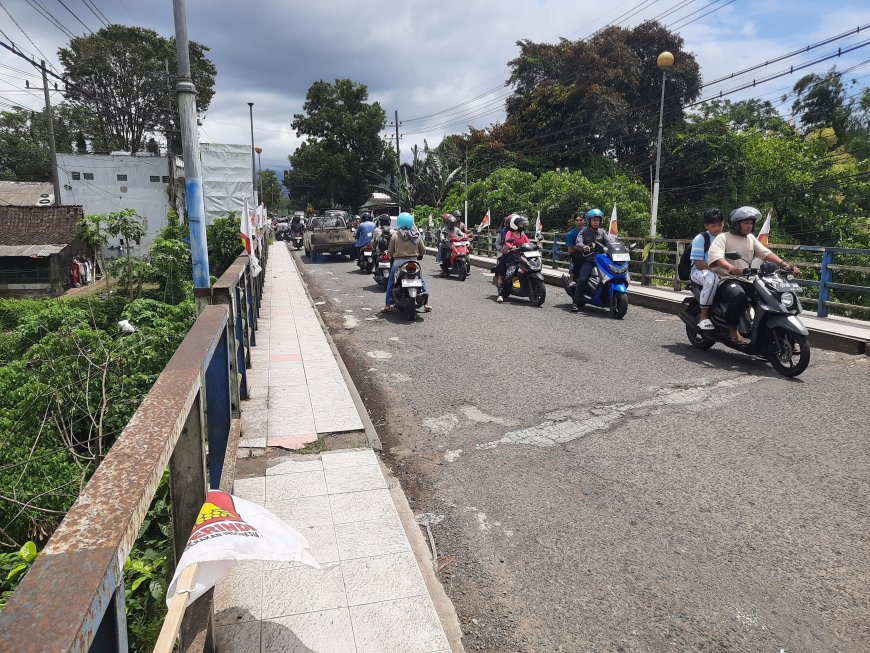 Jembatan Koncer Bondowoso Jadi Pengalihan Arus, Warga Khawatir Ambruk Susul Sentong