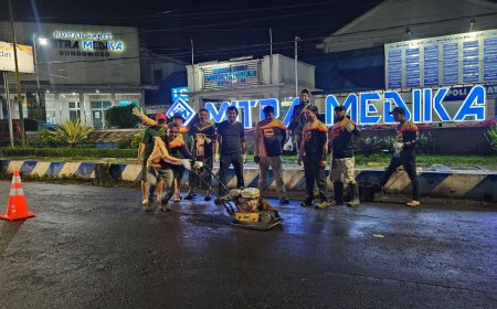 Komunitas Warga Bondowoso Patungan Perbaiki Jalan Rusak, Sindir Keras Pemerintah ‘Abai’