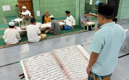Warga Binaan Lapas Banyuwangi Rampungkan Penulisan Al-Qur'an Raksasa, Kini Digunakan Rutin untuk Tadarus