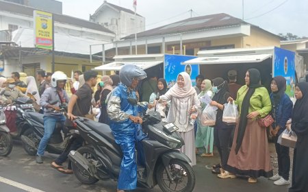 SPPG Mangli Pujer Berbagi Berkah Ramadan, 300 Paket Nasi Takjil Dibagikan ke Warga