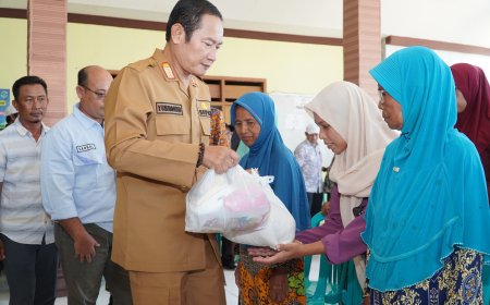 Pemkab Lamongan Salurkan 54 Ton Beras dan Ribuan Sembako Korban Banjir