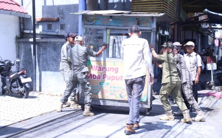 Operasi Indonesia Asri Sasar Jalan Protokol Jember, 100 Personel Gabungan Tertibkan Trotoar dan Bahu Jalan