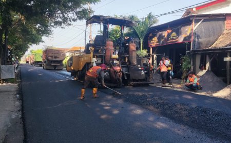 Dinas BMKCTR Lamongan Kebut Perbaikan Jalan Rusak Sambut Mudik Lebaran