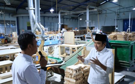 Naik Hiace Saat Kunker ke PT Nankai, Bupati Fawait Contohkan Efisiensi BBM di Jember